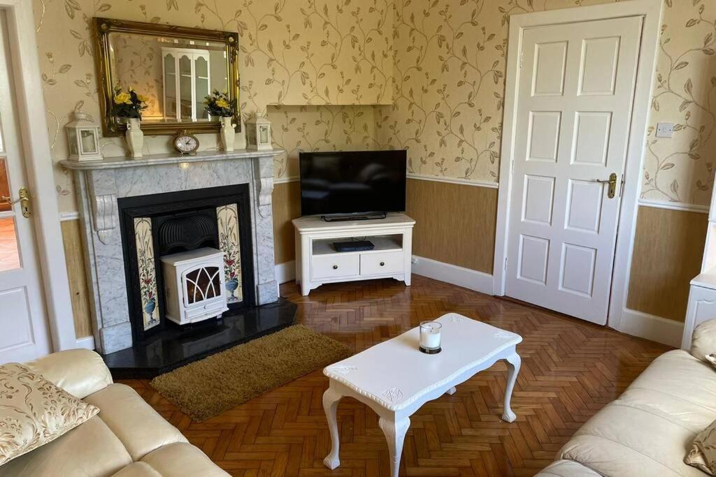 Glenmount Castleblayney Villa Exteriör bild